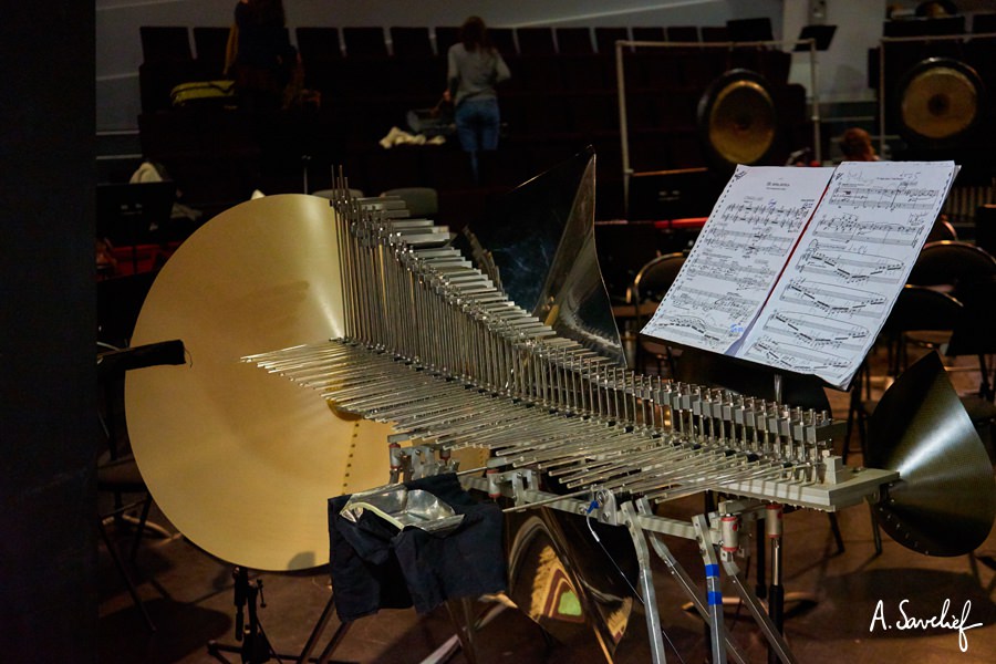 Le grand Cristal Baschet de concert (5 octaves) du cristaliste Michel Deneuve